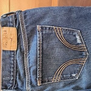 Distressed Hollister Straight Jeans, size 9L, EUC!